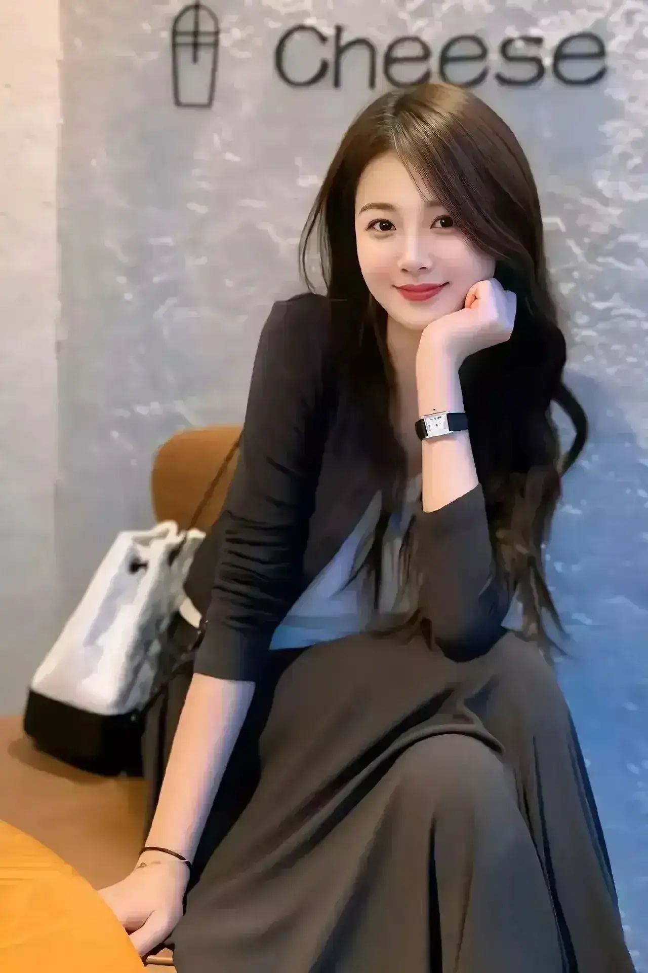 女子无才便是德。
这是男权社会的自私，是对女性的愚弄。

才女，是指喜欢读书写文
