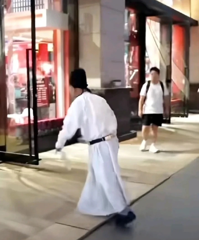 司马南西安之行遭到众多网友嘲讽，有的本地人也拒绝其到西安搞宣传，可以见得其早已到
