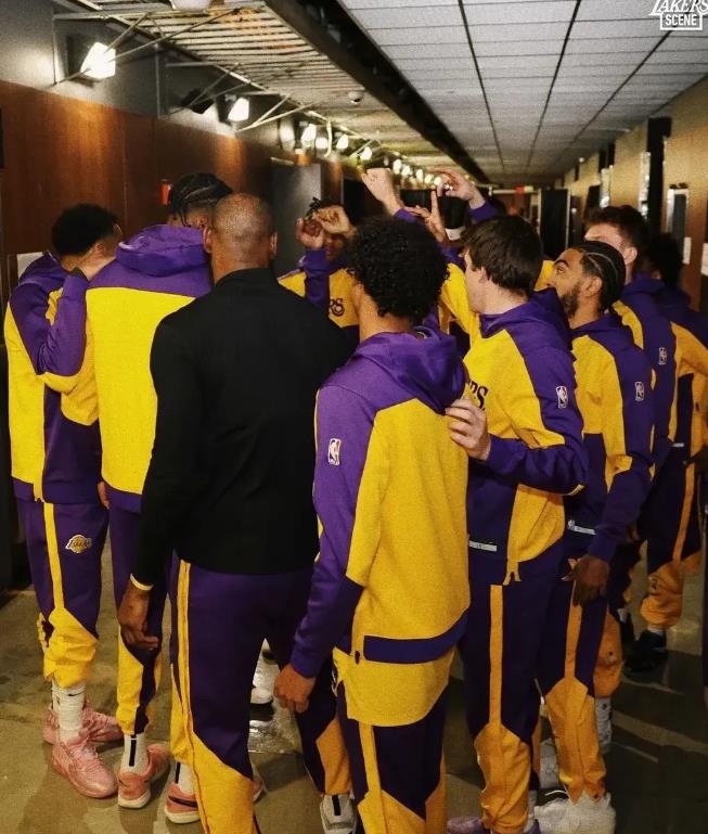 天要塌了？虽然湖人队15号有一个好消息，但也爆出一个糟糕的新闻！

1、好消息是