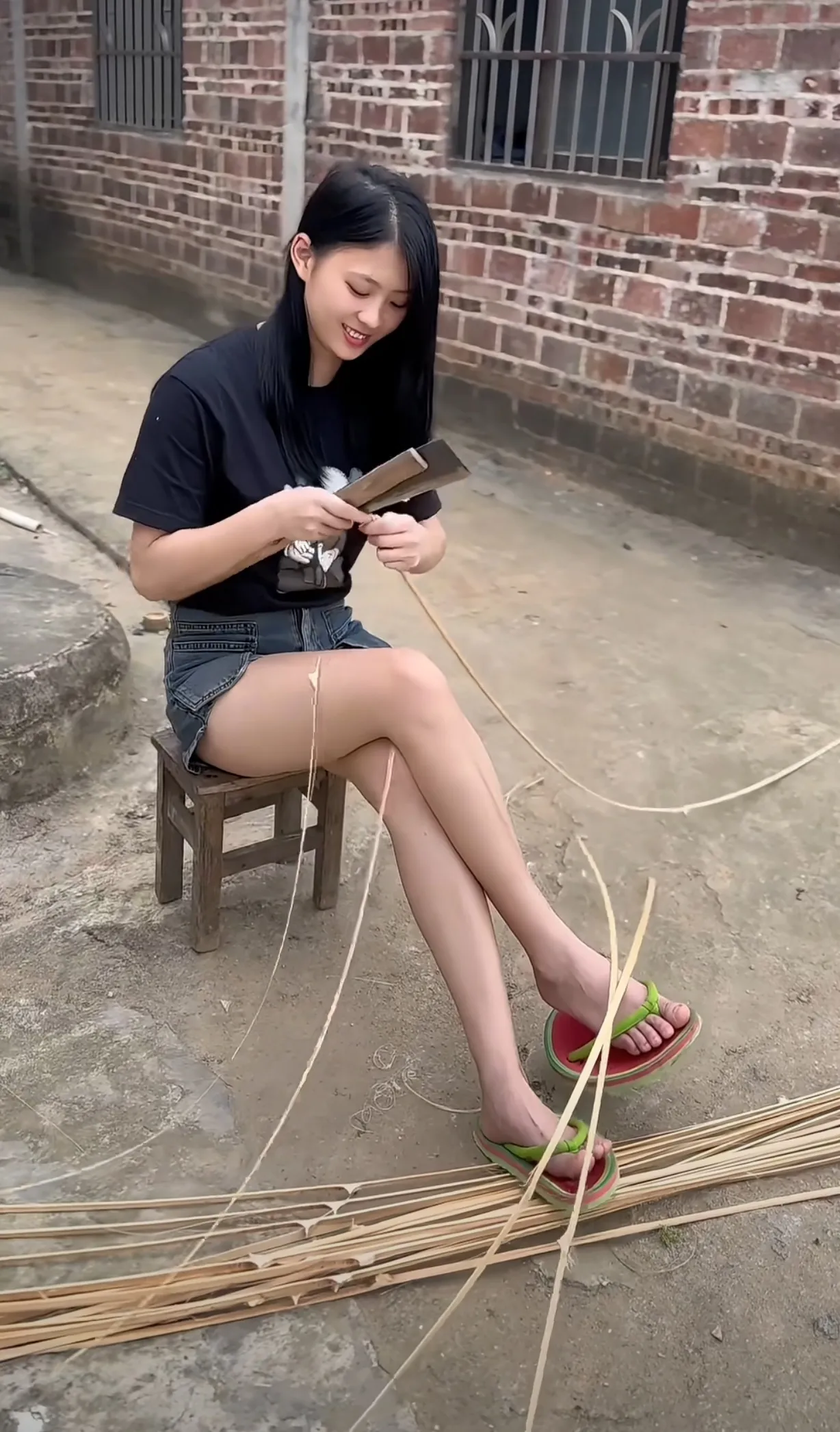 长相甜美 身材又很哇塞的邻家妹妹居然还会才艺，这可真是难得……