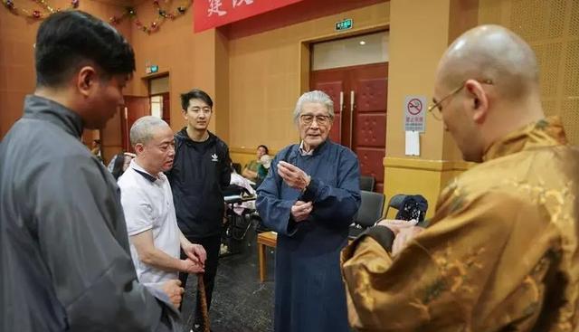 白天演员、晚上是特工，隐姓埋名75年，95岁的“姜子牙”传奇一生（姜子牙原名是什么?）-第29张图片-九妖电影