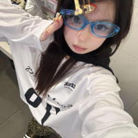 微风轻拂面庞