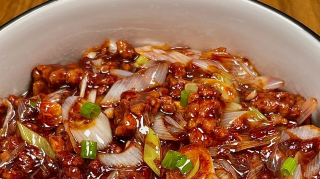 肉沫大葱：好吃到舔手指，错过这配方真可惜！