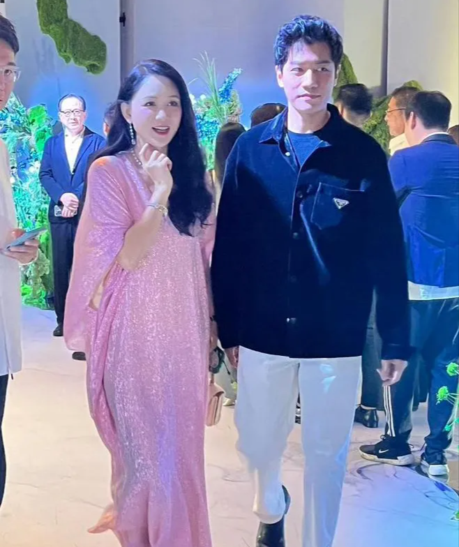 萧敬腾大婚，去了好多明星，小S出尽风头，大S就尴尬了（萧敬腾未婚妻发长文 回应网友对两人年龄差及生育问题）-第5张图片-九妖电影