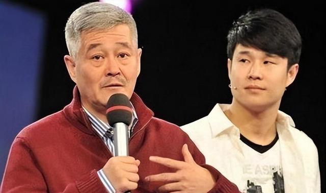 演出被赶下台，赵本山因此与央视翻脸，这个人在他心中地位很特殊（赵本山闹央视）-第1张图片-九妖电影