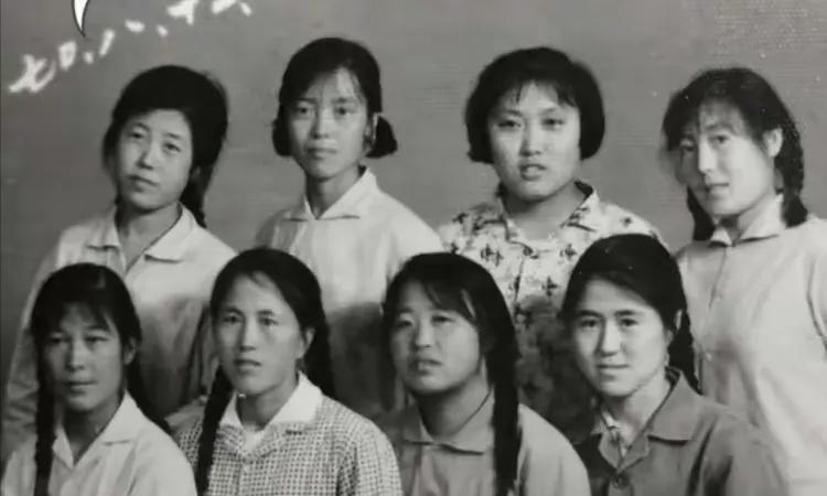 【老照片】这幅照片是1965年下乡在辽宁盘锦盘山县古城子公社蔡家大队的沈阳知青。