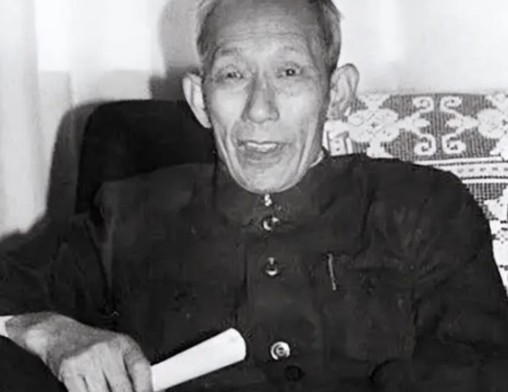 1948年，王耀武在战事紧迫之际，特意召集手下，语气凝重地提醒大家：“这是内战，