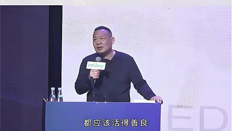 被顾客多次掌掴，胖东来补偿员工3万，企业很良心，但尊严不能用钱衡量！