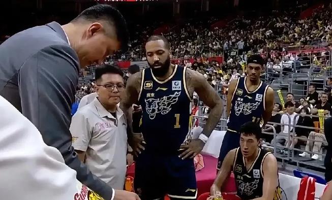 CBA新赛大多球迷过高期待了三支球队，认为他们能夺冠

1，广东队（目前6胜4负