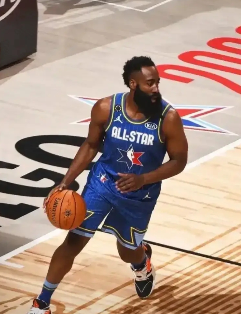 哈登居然没入选 2025 年全明星预测名单，太意外啦！
ESPN 预测的名单里，