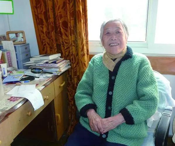 许燕吉：从绝望中崛起的坚强女性