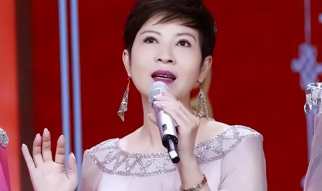 杭天琪:曾9次上春晚,46岁高龄生子,如今婚姻状况如何?(周冰倩个人资料简介)-第4张图片-九妖电影 杭天琪:曾9次上春晚,46岁高龄生子,如今婚姻状况如何?(周冰倩个人资料简介)-第4张图片-九妖电影