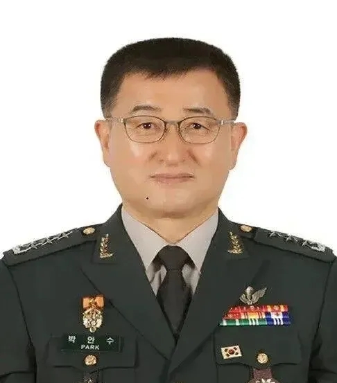 韩联社消息，韩国局势陷入紧张之际，一则关键人事任命震撼各界