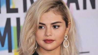 赛琳娜官宣订婚后突然瘦好多，不仅身材爆好颜值也重回巅峰好漂亮