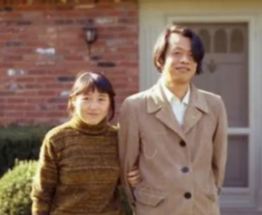 1980年“中国第一性学家”李银河，嫁给了丑不拉几的清洁工王小波，李银河一把抱住