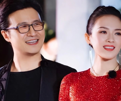 10月23日中午11:57，在微博有44.4万粉丝的狗仔“推理君江小宴”爆料称，