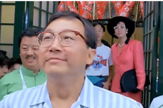 许冠文一晚写100页策划给TVB