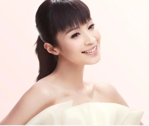 石筱群：中国大陆女演员、歌手