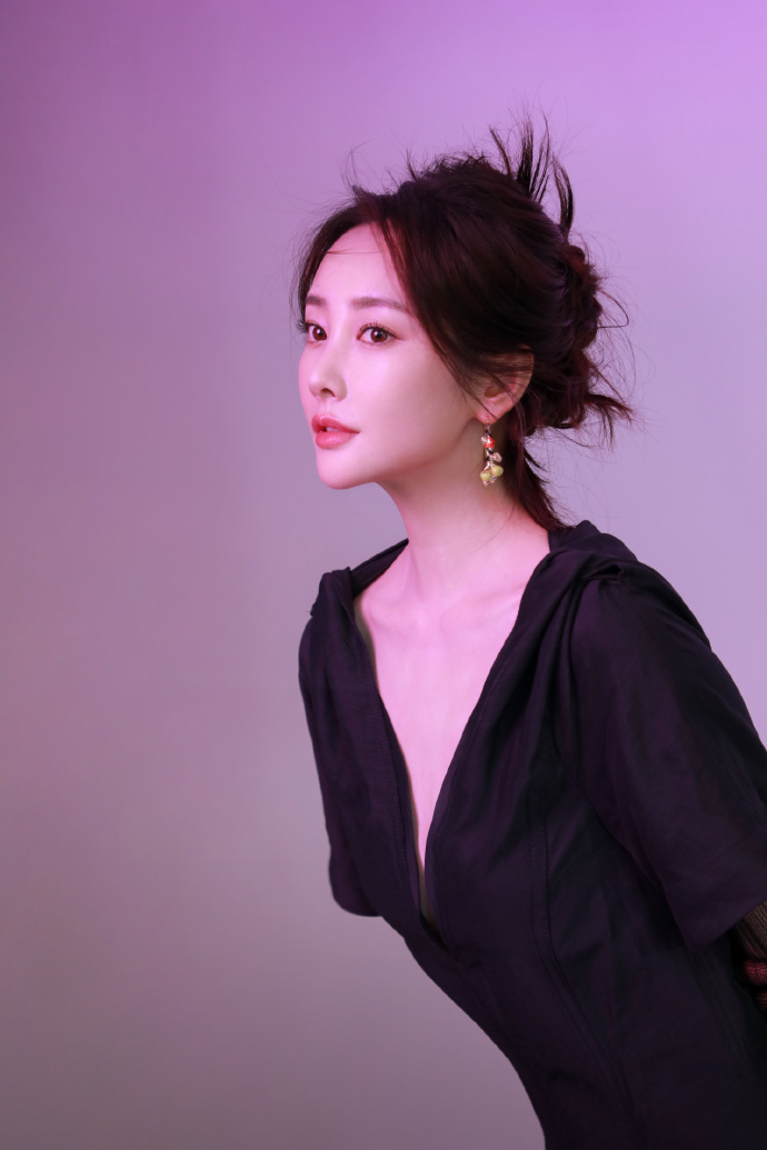 老有人傻傻分不清李纯、王鸥，这很难吗？看过下面六张照片，不得不承认，确实很难。前