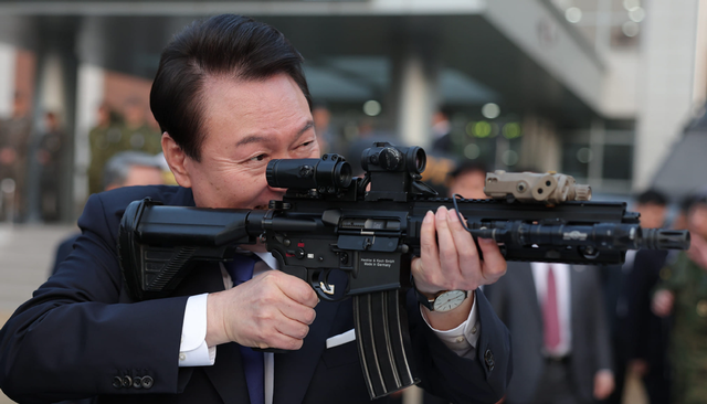 韩国就仁爱礁事件对华施压后，商务部发布公告，继续对韩商品征税。
 
就在中国海警