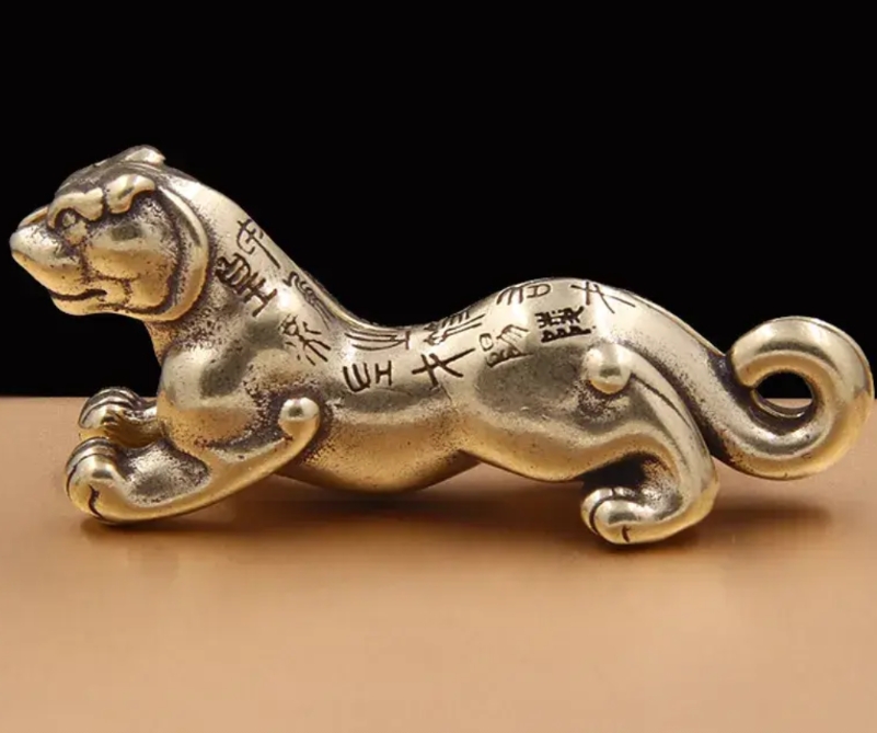 古代夺兵权的意思
关于古代皇帝剥夺将领兵权的方法，有人解释说，一是撤掉将领的武职
