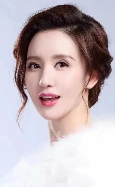 张萌生理期挑战：片场坚持，尽显职业风采