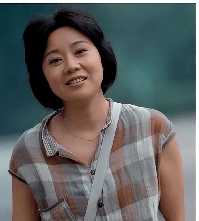 闫妮：黄脸婆到万人迷，她的蜕变让人惊讶！