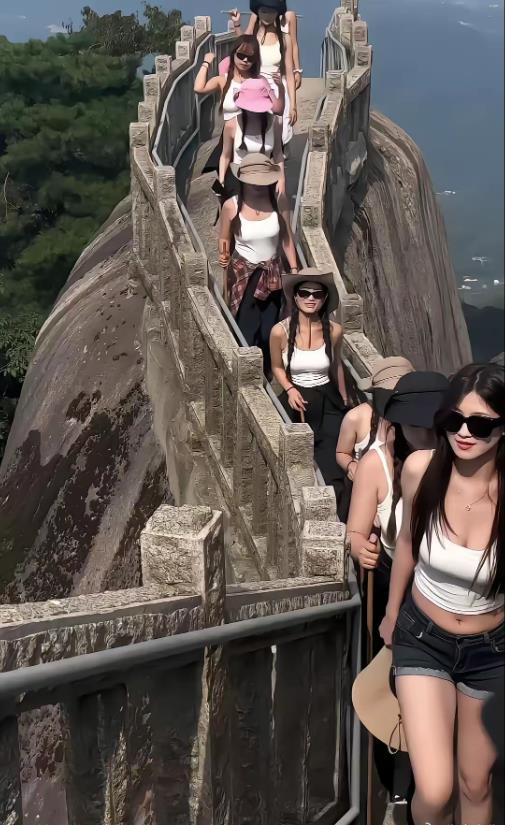 这山是被她们爬明白了！