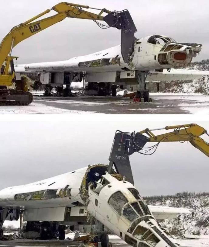 有点讽刺，不知道乌克兰后悔不，有报道称，俄罗斯用来空袭乌克兰的图160轰炸机，至