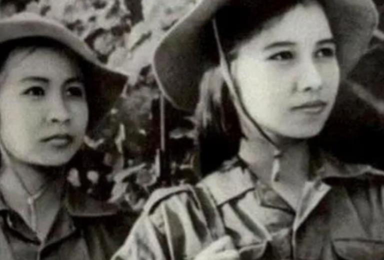 1979年，黄干宗被两个越南女兵抓走，他已经做好赴死的准备，谁知女人却说：“我们