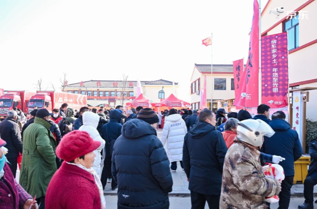 滴水恩、涌泉报！刘强东给老家村民下单超5万件年货
 
在去年春节，为了让乡亲们能