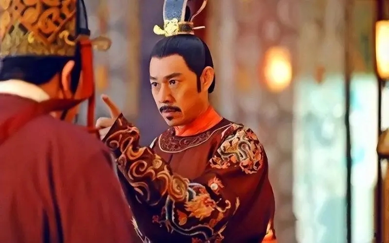 李世民病重，召来李治说：“我死之后，有长孙无忌和褚遂良在，你不必担心政事。只是有