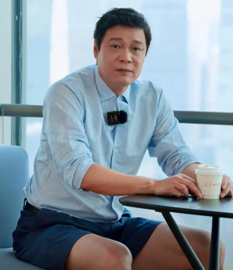 王家卫多次邀请范志毅参演《繁花》，范志毅连连拒绝，死活不答应：“让我演戏？开玩笑