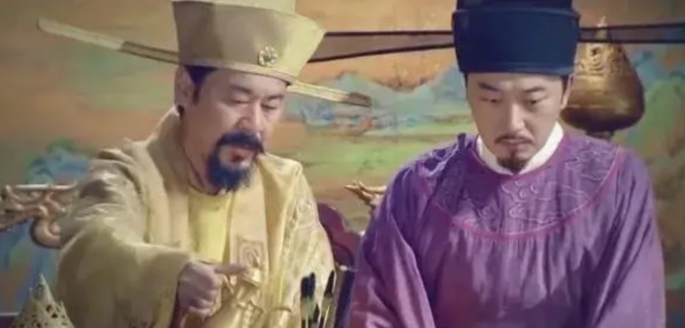 赵匡胤又让赵光义做晋王，又让赵光义做开封府尹，摆明了想把这个位子传给赵光义的。