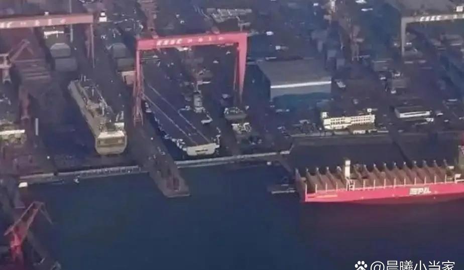 中国第三艘航母突发一危险迹象，五角大楼发现不对劲，美军icon天塌了


