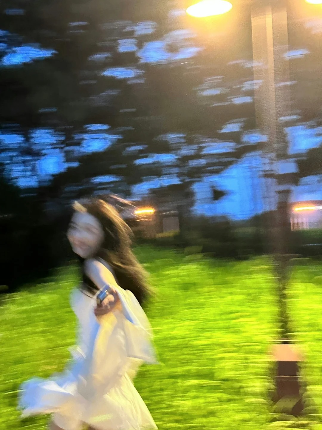 妈妈催我多和男朋友出去旅游✈️
妈：春天这么美多出去逛逛
我：好累的哦
妈：让你