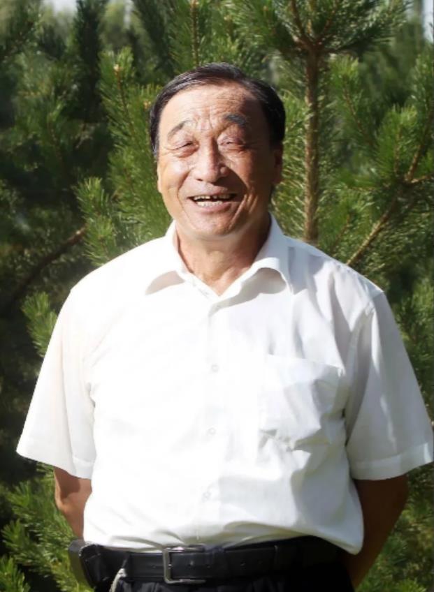 1998年，石光银种下的6万亩林场被纳入生态林场，禁止砍伐，这样一来，石光银手握