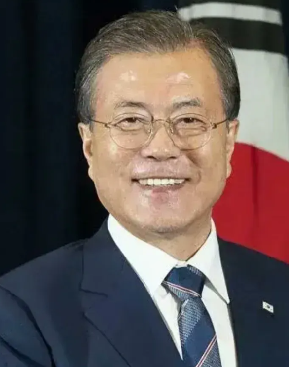 韩国前总统文在寅今天（12月11日）发文说：“我希望你（指尹锡悦）不要再让人们受