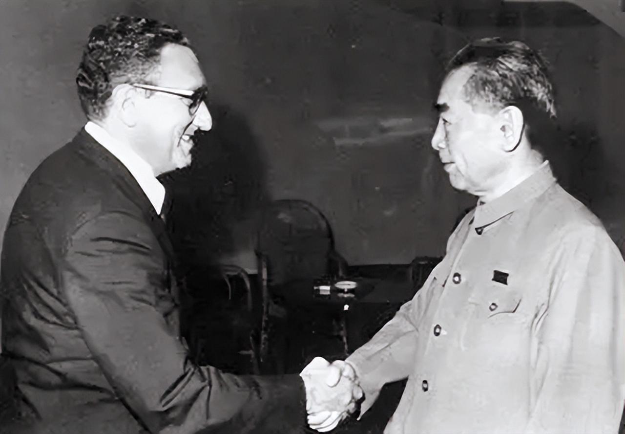 1972年，美国总统尼克松首次访华。为了迎接这位重要的贵宾，周总理派人搜罗全国的