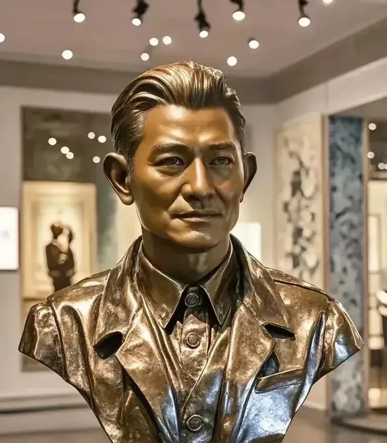 刘德华，想不到啊，
我的铜像竟然做的这么难看