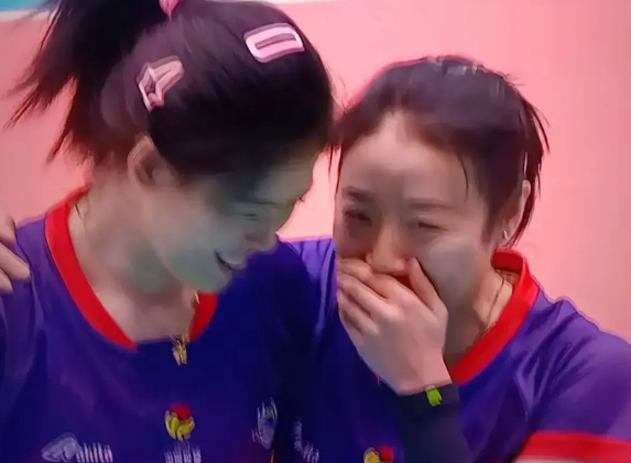 姚迪在场上特能忽悠
   姚迪长相甜美，性格开朗，心直口快，是有名的社交达人，这