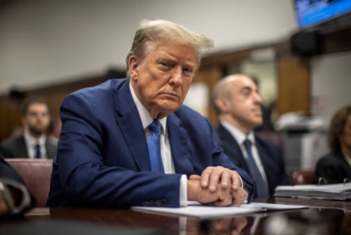  美国民调机构拉斯穆森做了一份民调显示，49%被调查者选择特朗普，44%的选择现
