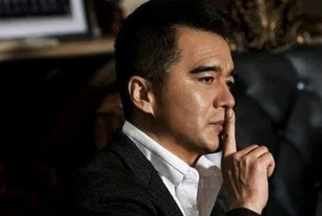 《人民的名义》有个最大的bug，就是祁同伟安排很多亲戚进融入了公安系统。我认为这