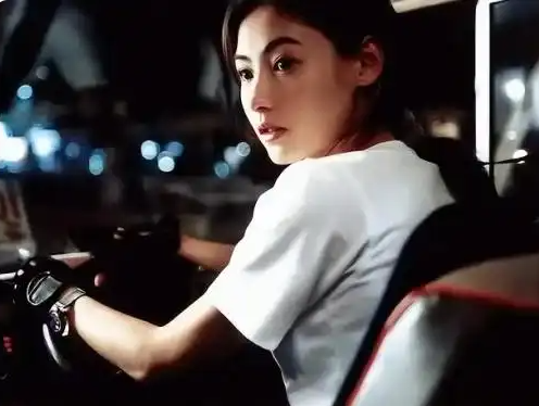 张柏芝当年为什么配合陈冠希拍照？她含泪说出实情，真相令人感慨

张柏芝，当年，她