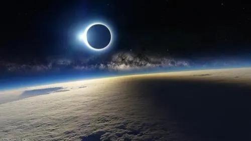 宇宙到底是怎么做到让一个个星球悬浮的?