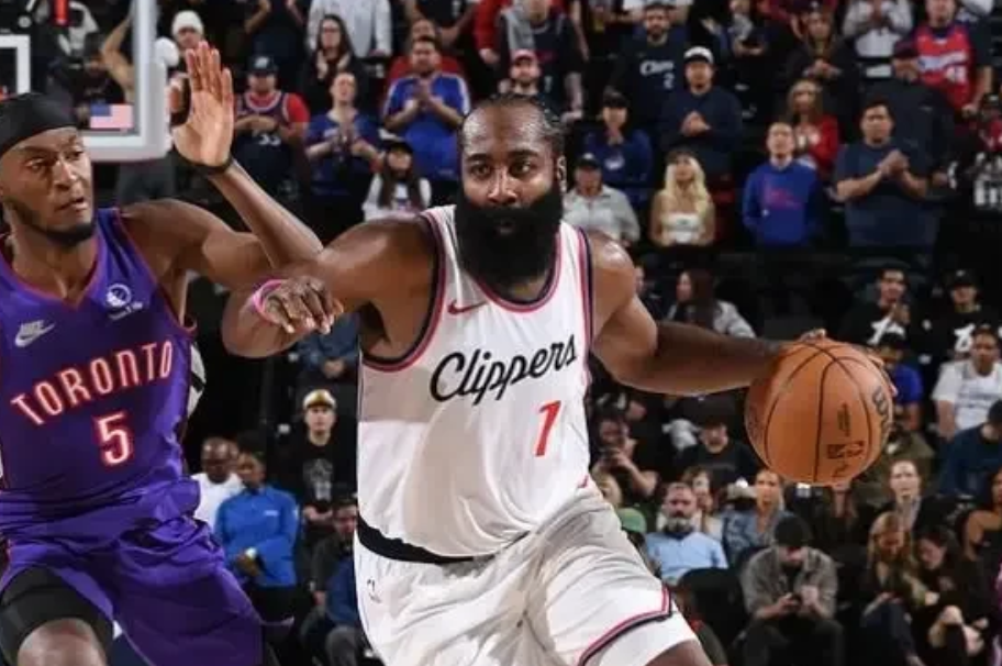 哈登全场得到24分12篮板7助攻，时隔三场比赛后再次砍下两双

今日NBA常规赛