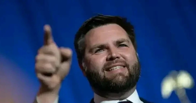 近日，万斯发表争议言论，在美国社会掀起轩然大波。美国官方迅速表态，与万斯言论划清