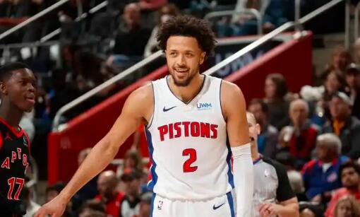 活塞117-102胜独行侠。赛后，凯德-坎宁安受访表示，他确保进攻空间，让队友就