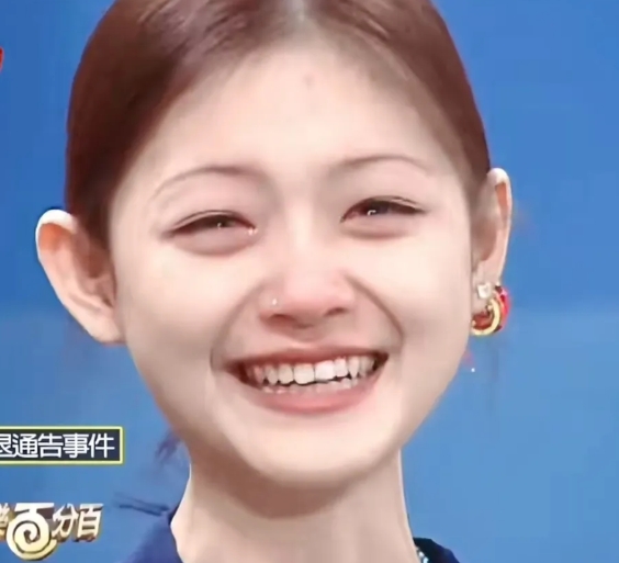 真的很怀念大小s的少女时代，好像少女时代时永远都那么勇敢无畏、肆意洒脱，在名利场
