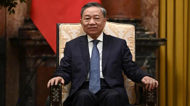 野心不心！
中国的高铁和美国的波音公司，
越南都要技术转让和人才培训！

苏林在